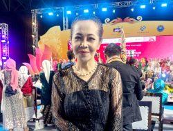 Eriska sebagai Perempuan Pelestari Budaya Hadiri Peryaan Hari Kartini 2025
