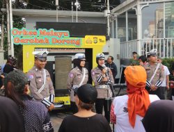 Pentas Seni Orkes Melayu Gerobak Dorong Meriahkan CFD di Bundaran HI, Polwan Sampaikan Imbauan Humanis*