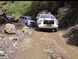 Dari Posko hingga Pintu Rumah, Polri Hadir Pastikan Layanan Kesehatan Warga Terdampak Bencana di Kala Segi Aceh Tengah