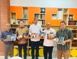 Langkah Moderasi Beragama, PGI Serahkan 181 Buku Kristen ke Masjid Istiqlal