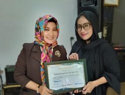 Risdiana Wiryatni Serahkan Kinerja Award, Dorong UMKM Depok Semakin Berdaya